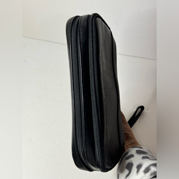 L.L. Bean Vintage Black Leather travel Passport Document organizer wristlet - Picture 3 of 12